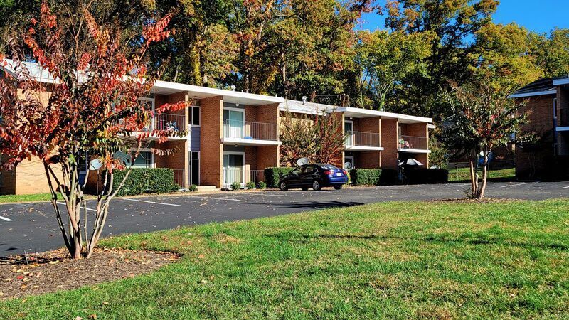 Foto principal - 1700 Carlisle Ave