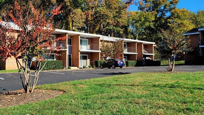 Foto del edificio - 1700 Carlisle Ave