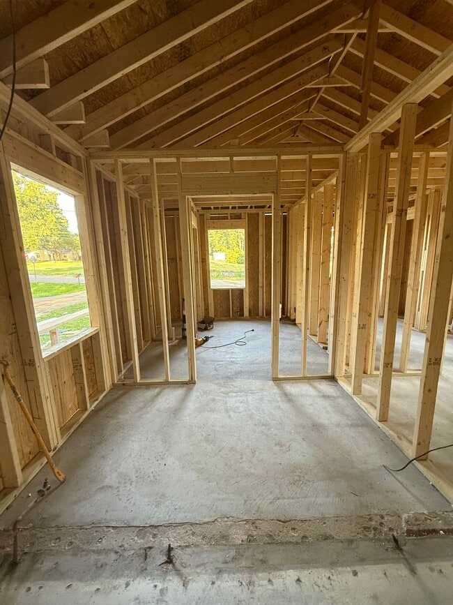 Building Photo - 202 Salem Rd
