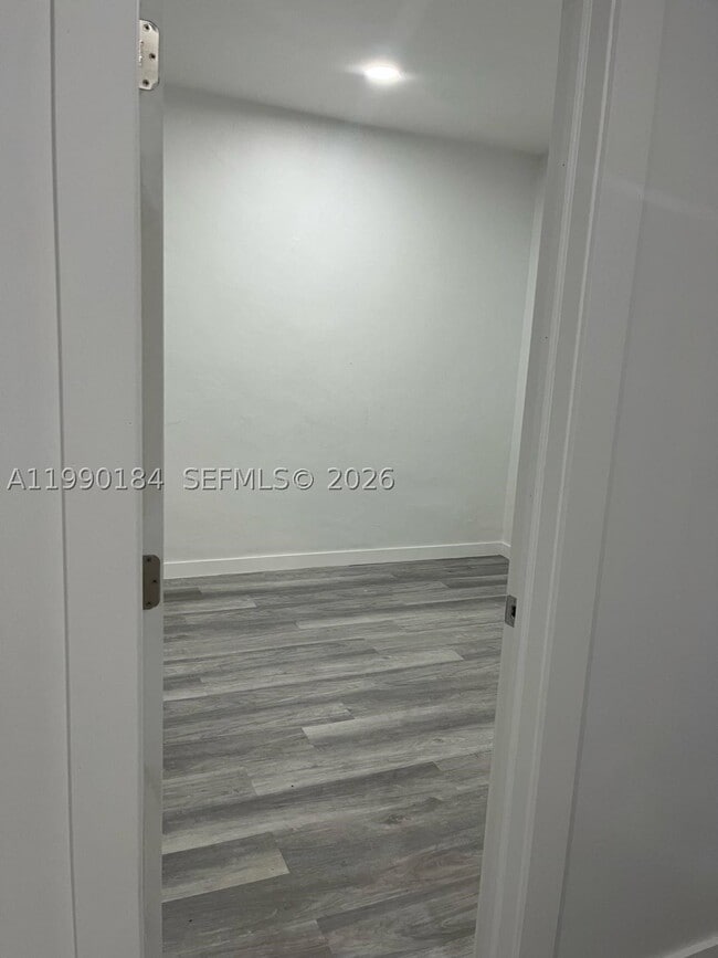 Building Photo - 555 SW 132nd Ave