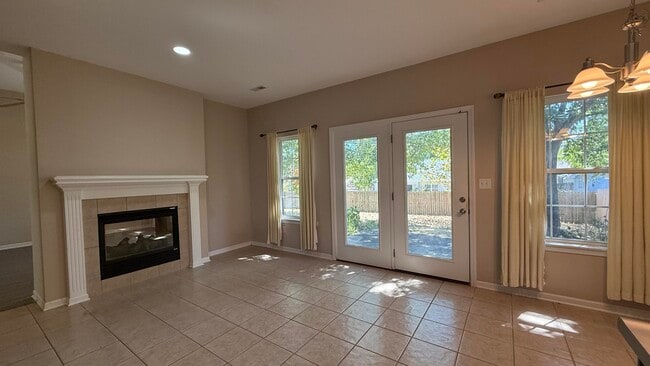Building Photo - 4806 Cedar Crest Ln