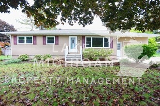 Building Photo - 14750 Parkwood Dr