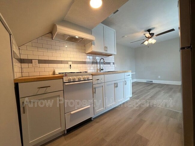 Building Photo - 136 N 27th St