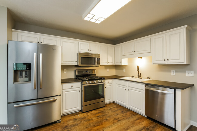 Foto del edificio - 89 Summer Creek Pl