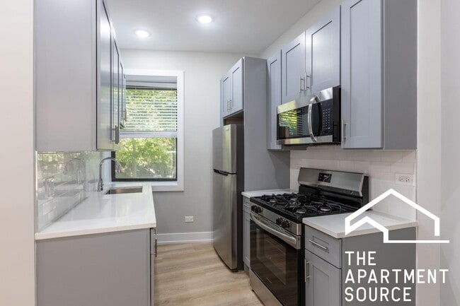 Building Photo - 438 W Belden Ave