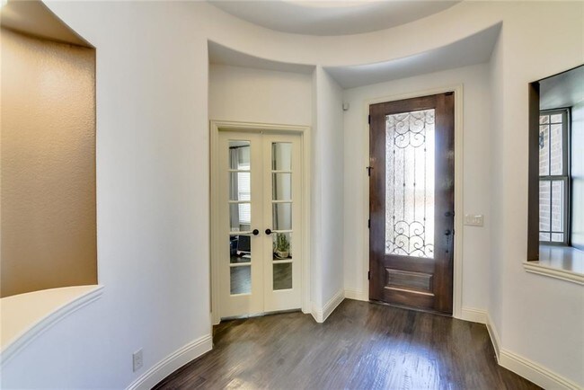 Building Photo - 7523 Lynnwood Drive