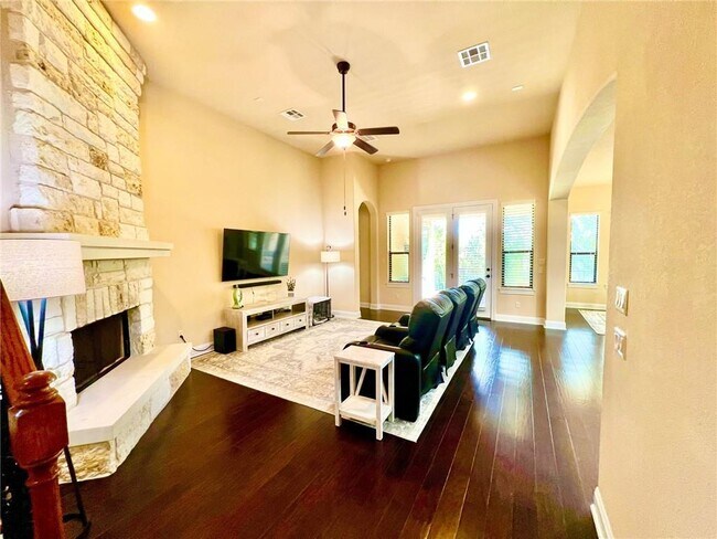 Foto del edificio - 422 Indianwood Dr