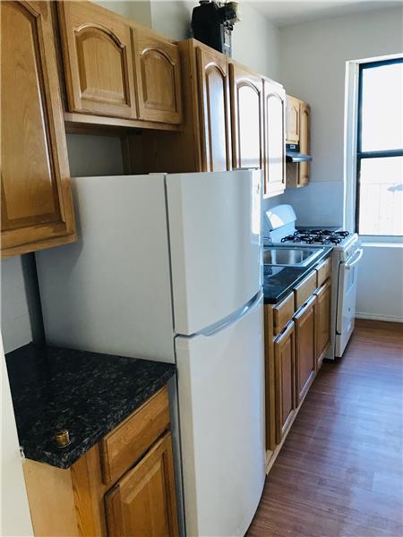 Building Photo - 225 W 233rd St