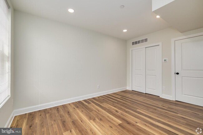 Foto del edificio - 112 Washington Ave