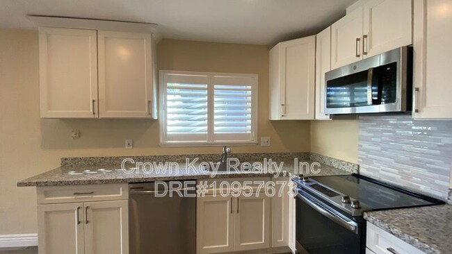 Building Photo - 1550 Griffith Pl