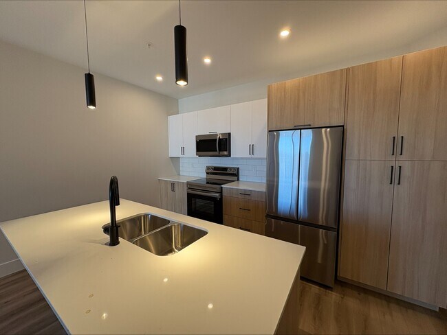 Building Photo - 1035 Melanson Rd