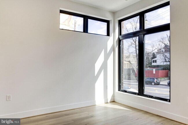 Building Photo - 3736 12th St NE