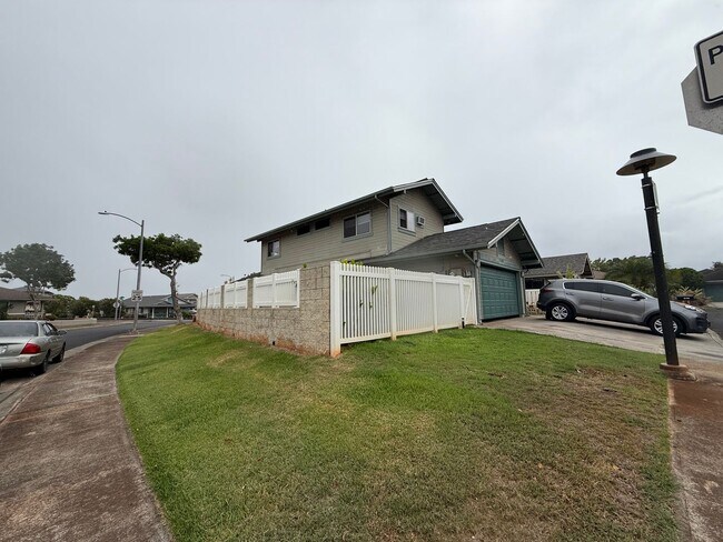 Foto del edificio - 94-1098 Awalua St.