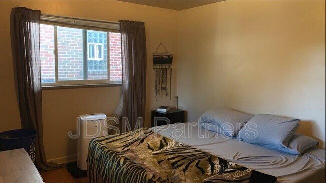 Foto del edificio - 1545 Jackson St