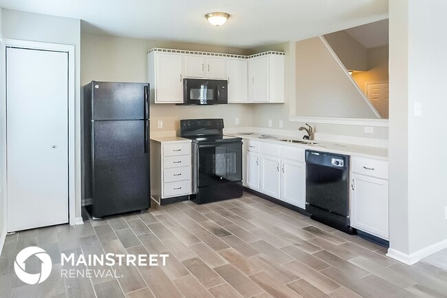 Foto del edificio - 727 Red Leaf Ln