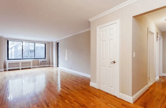 Primary Photo - 786 Columbus Ave