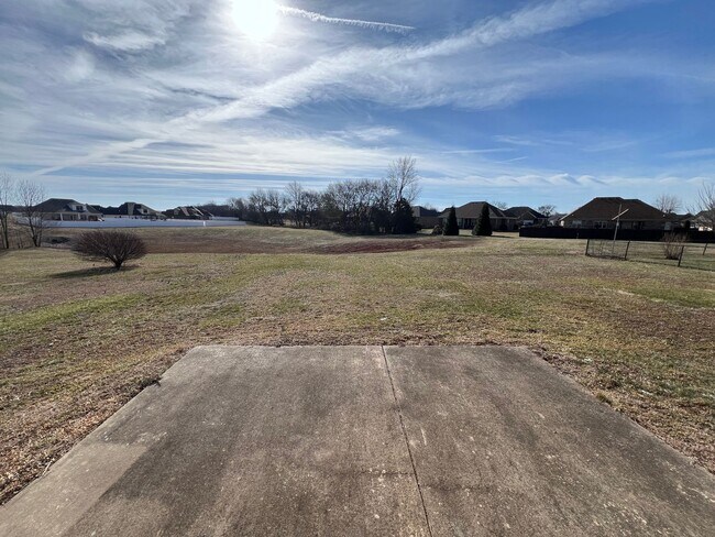 Foto del edificio - 4 Bdrm, 2 Bath, 2 Car Garage
