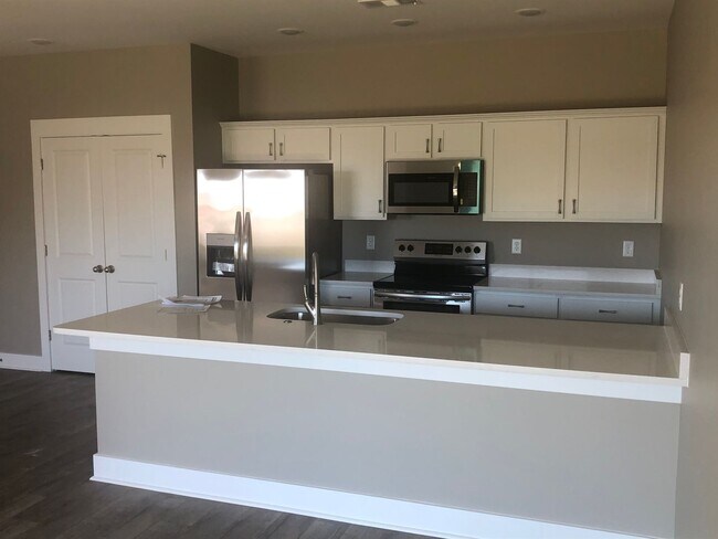 Foto del edificio - 3 Bedroom Home in Valley View PRE LEASE
