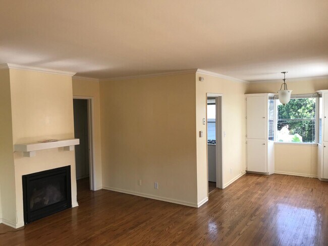 Building Photo - 1343 Maltman Ave