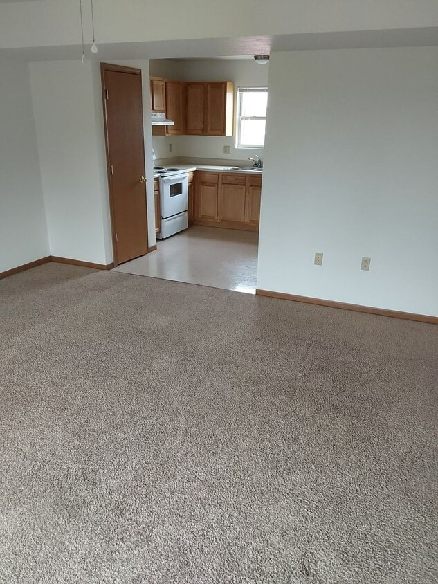 Building Photo - 75 Cerise Ln