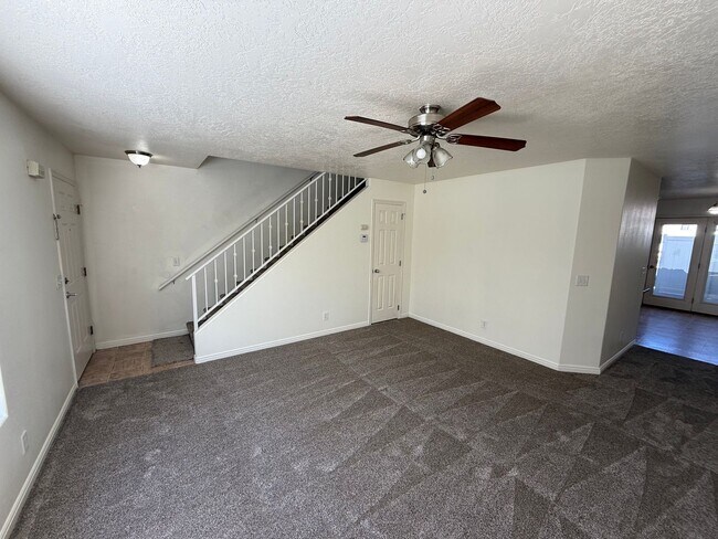 Foto del edificio - Stunning Townhome!