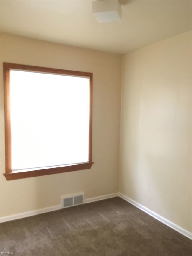 Building Photo - 3 br, 1 bath House - 1437 Berrywood Ln