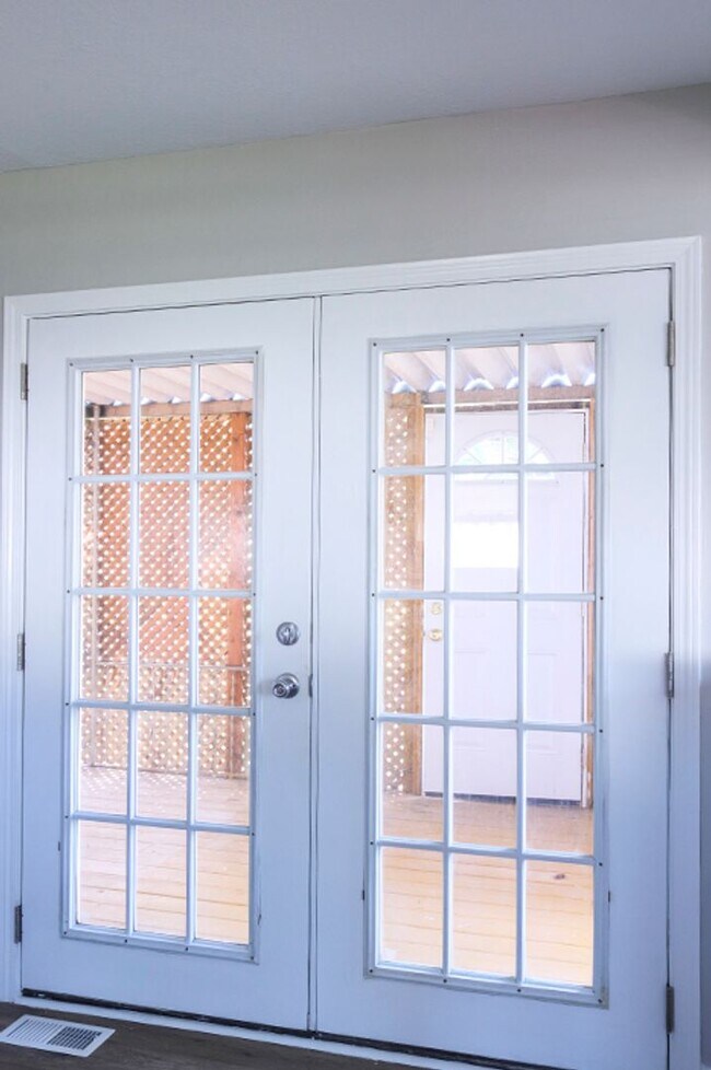 Foto del edificio - 3 bedroom, 2 bath Ranch with a partially finished basement