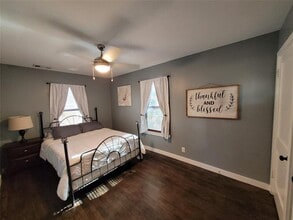 Building Photo - 206 W 55th 1/2 St