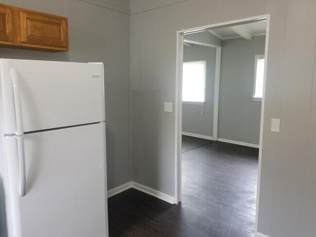 Building Photo - Updated Ranch Home Near VW!