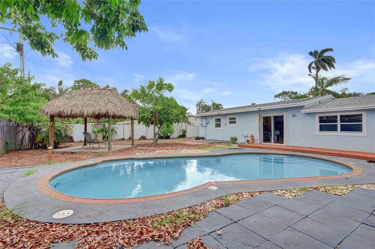 Foto principal - 2281 SW 15th St