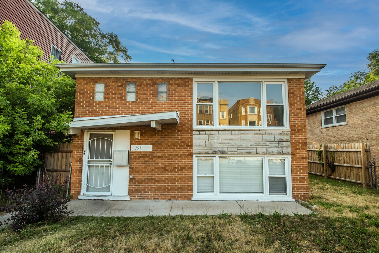Primary Photo - 7511 S Emerald Ave