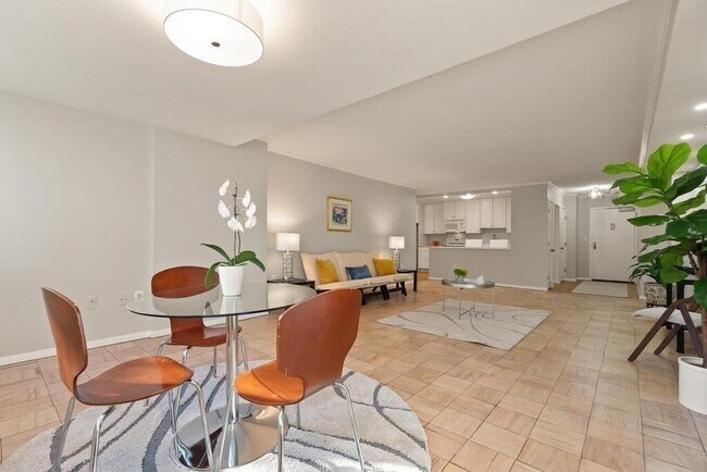 Foto del edificio - 2 Hawthorne Pl