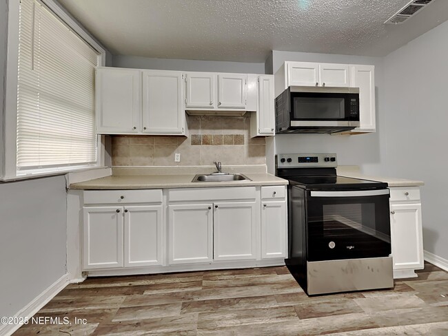 Building Photo - 3173 3rd St Cir S