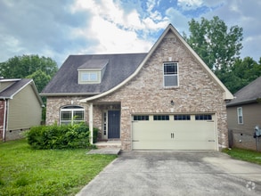 Building Photo - 638 Hidden Valley Dr