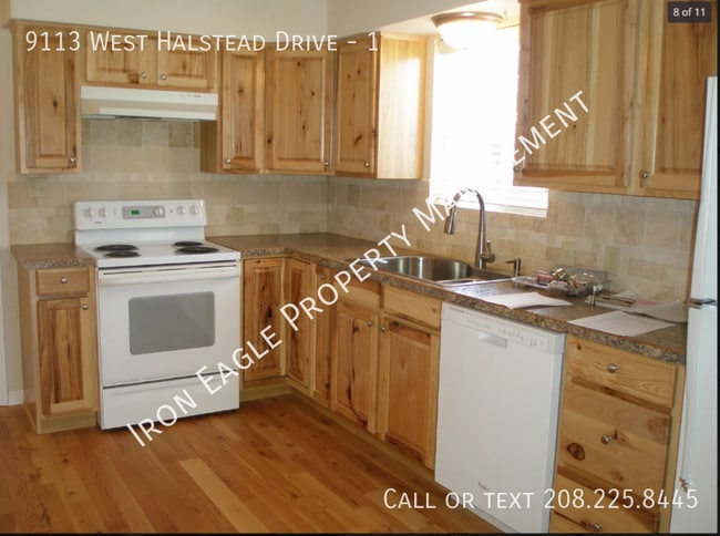 Building Photo - 9113 W Halstead Dr