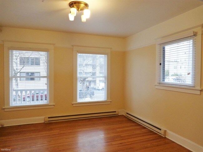 Building Photo - 2068 NW Flanders St