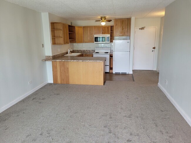 Building Photo - 9098 W Terrace Dr