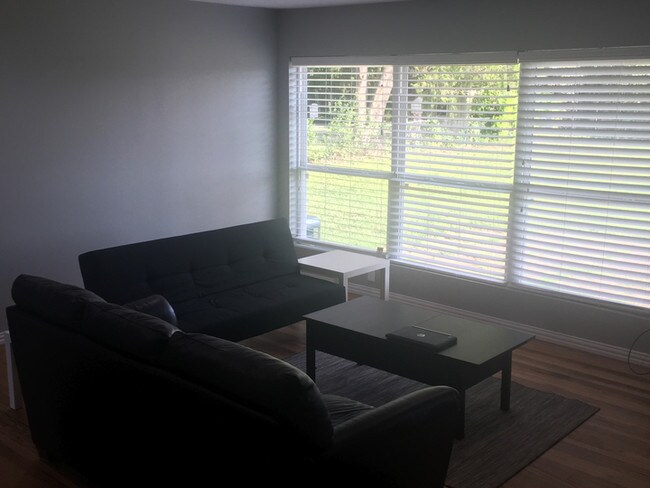 Foto del edificio - 6700 Reeves St