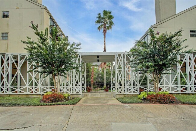 Building Photo - 2333 Bering Dr