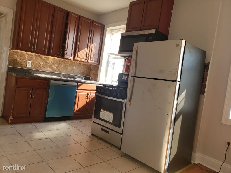 Primary Photo - 208 65th St