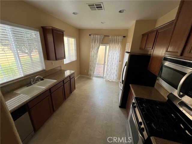 Building Photo - 37443 Paseo Tulipa