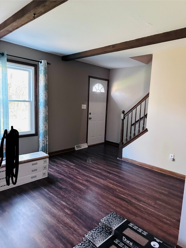 Building Photo - 7451 Highview Dr