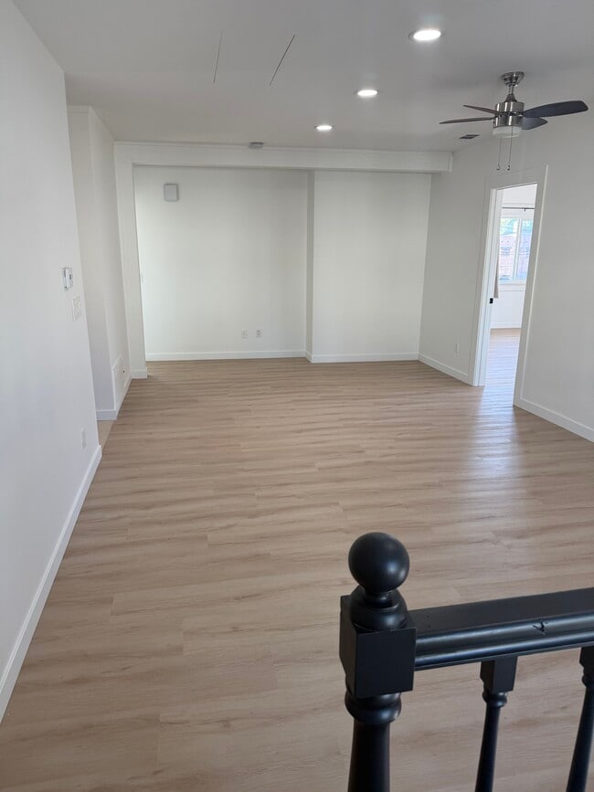 Building Photo - 2427 3rd Ave