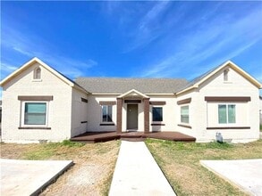 Building Photo - 1017 E Tom Landry St
