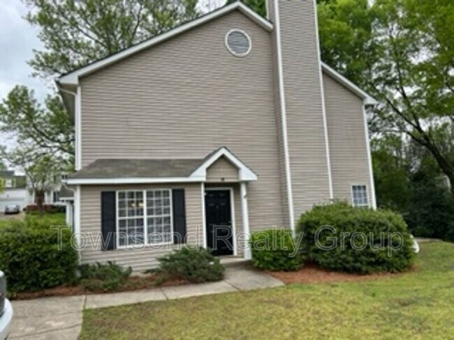 Building Photo - 826 Selwyn Place Rd