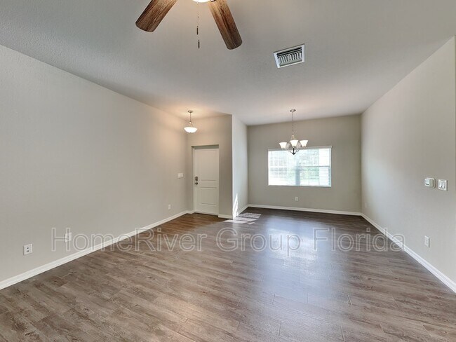Foto del edificio - 287 Heather St