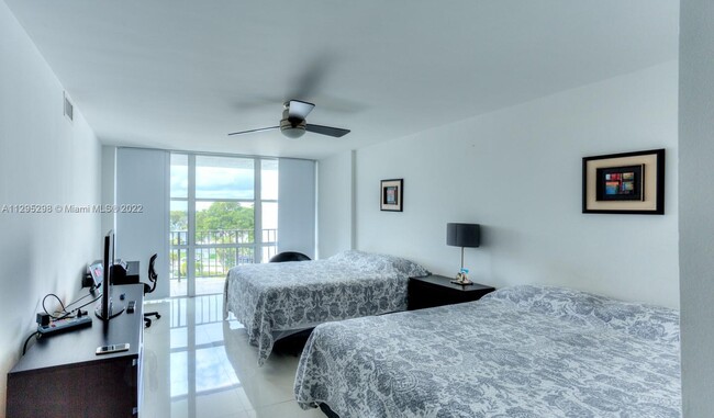 Foto del edificio - 800 Parkview Dr