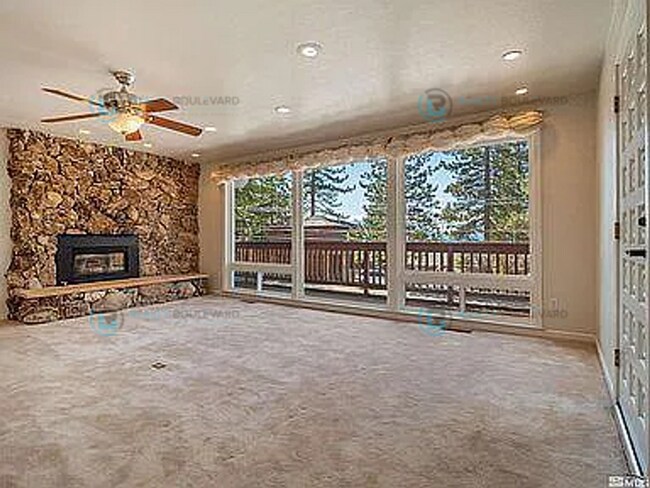 Foto del edificio - Tahoe Luxury Living: 4-Bedroom Gem in Skyl...