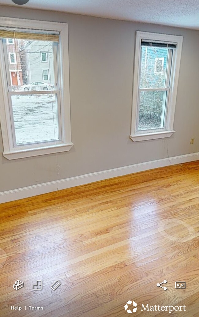 Building Photo - 571 Franklin St