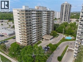 Building Photo - 215 Glenridge Ave